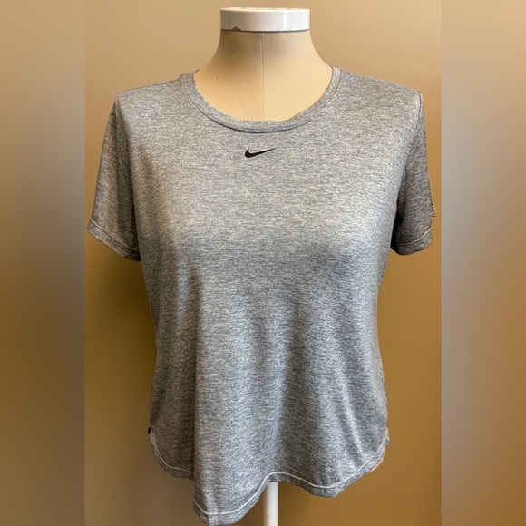 Nike Dri-FIT Gray Short Sleeve Crew neck running tennis logo T-Shirt size Medium - Picture 2 of 8